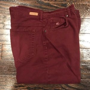 Gloria Vanderbilt Amanda burgundy jeans 12 Av